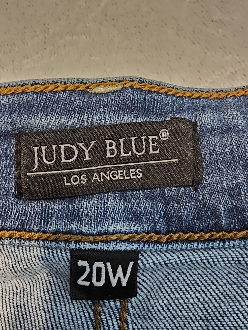 Judy Blue Skinny Fit Capri Ladies Jeans Size 20w Minor Wear Euc Comfort Cute Fit - Picture 4 of 8